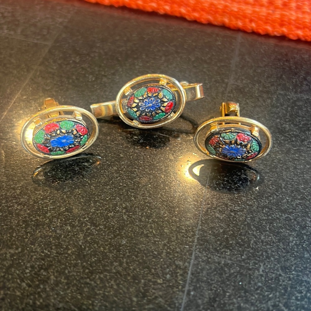 Sarah Cov Light Of The East Red Green Blue Flower Mosaic Goldtone